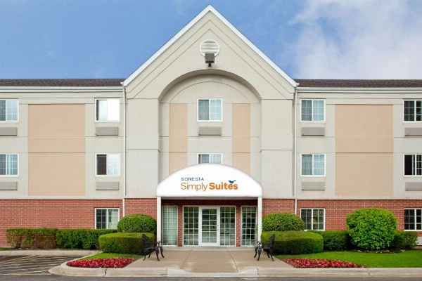 Sonesta Simply Suites Chicago Libertyville image 1