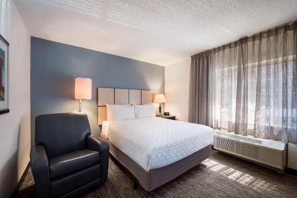 Sonesta Simply Suites Chicago Libertyville image 7